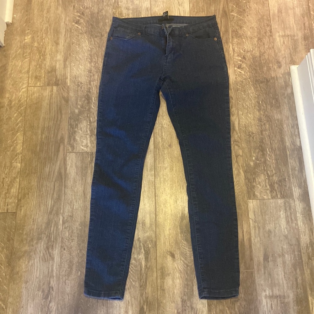 Forever 21 dark wash skinny jeans size 27